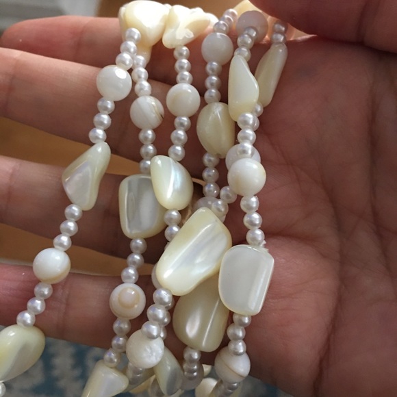 Mother of pearl, pearl & shell necklace - Picture 7 of 7